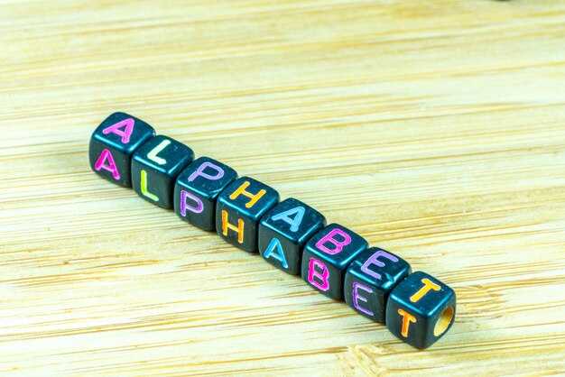 Составить слово из заданных букв поступок